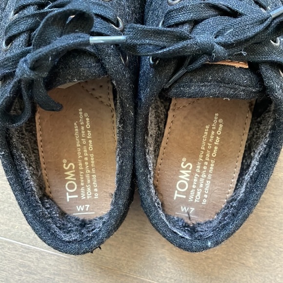 Women’s TOMS Sneakers *lined* - Picture 3 of 4